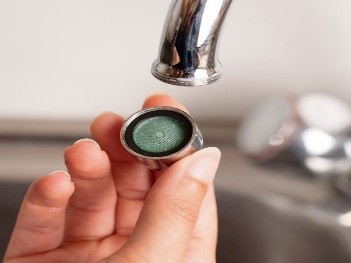 Économiser l’eau en 2026 : solutions simples et efficaces